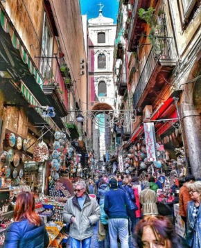 Le vie di Napoli